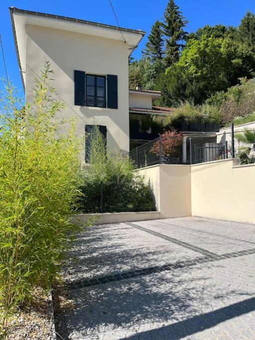 Charmant Appartement En Pierres Bourgoin-Jallieu Exterior foto