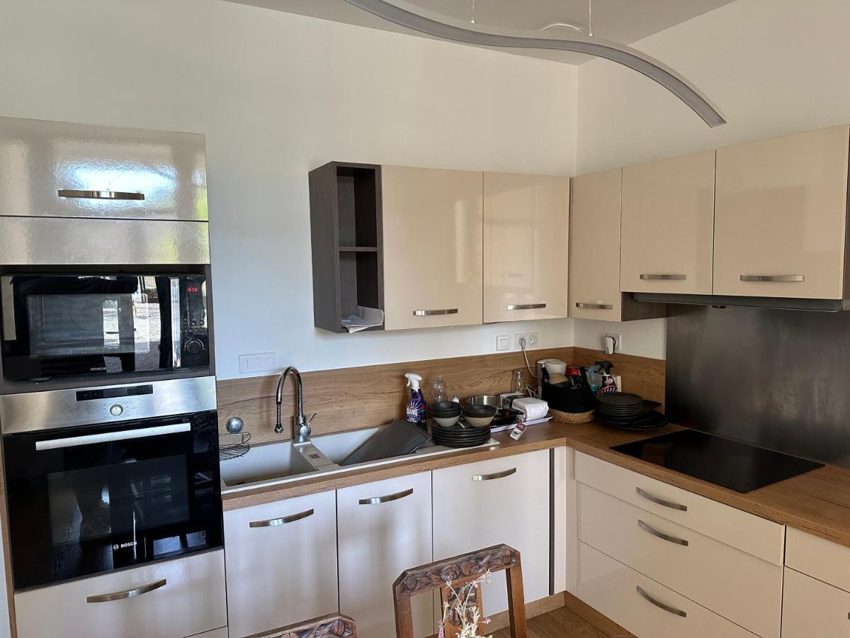 Charmant Appartement En Pierres Bourgoin-Jallieu Exterior foto